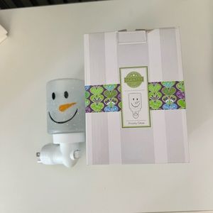 Scentsy frosty glow with box